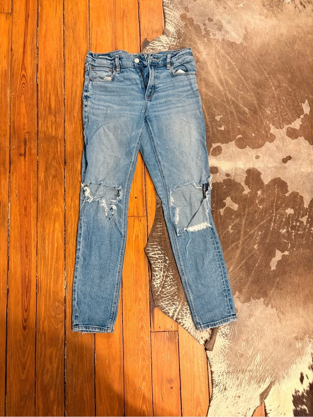 American Eagle Outfitters Light Blue Ripped Skinny Jeans